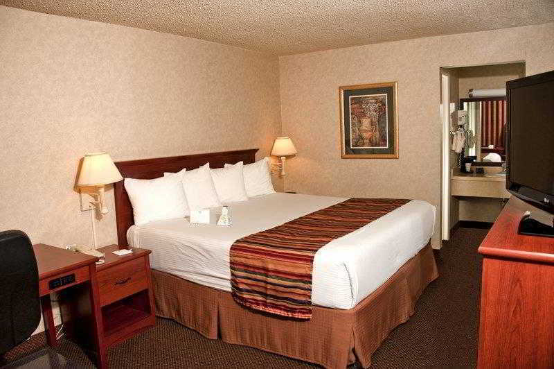 Best Western Sherwood Inn Clarksville Phòng bức ảnh
