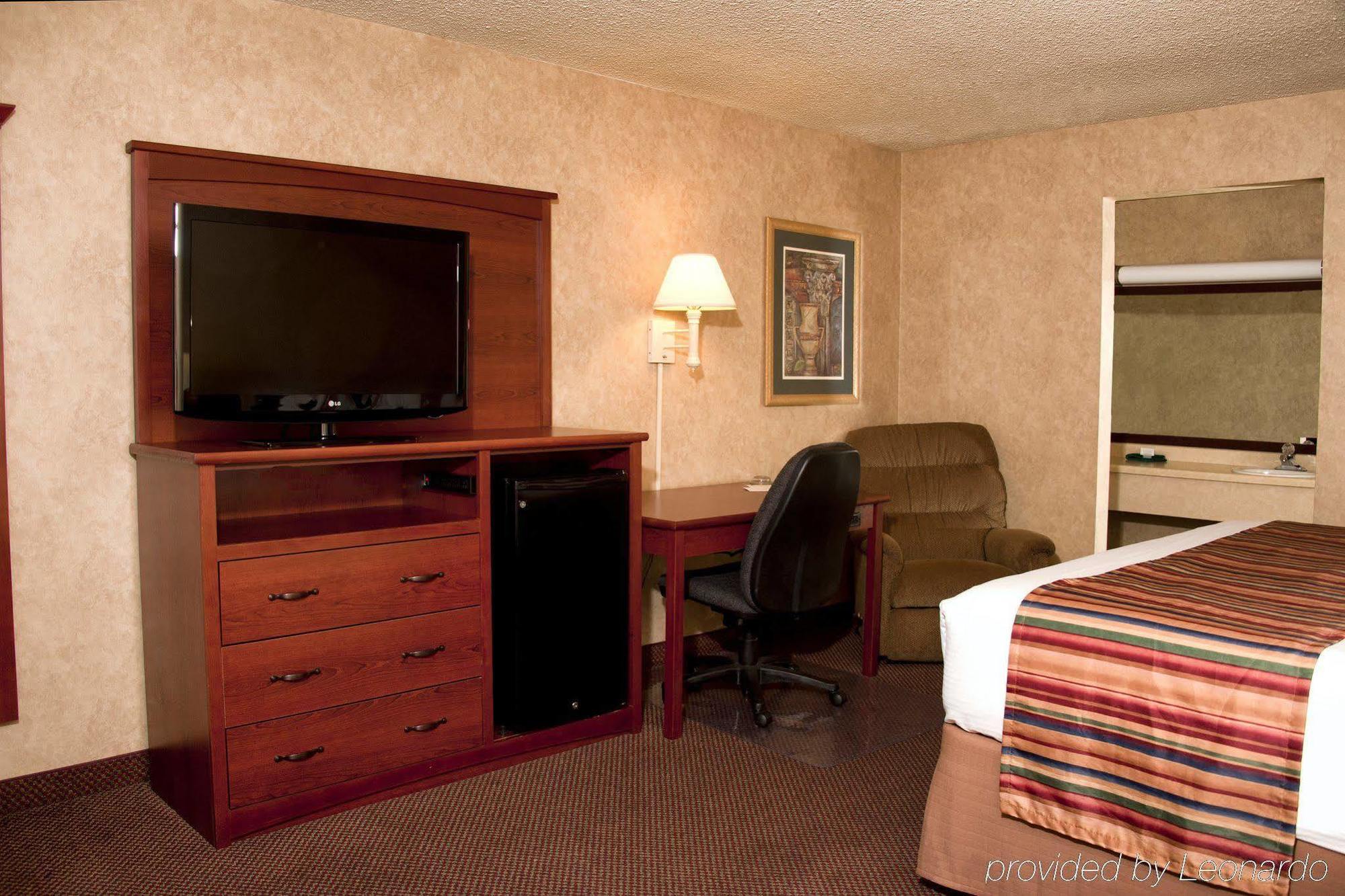 Best Western Sherwood Inn Clarksville Phòng bức ảnh
