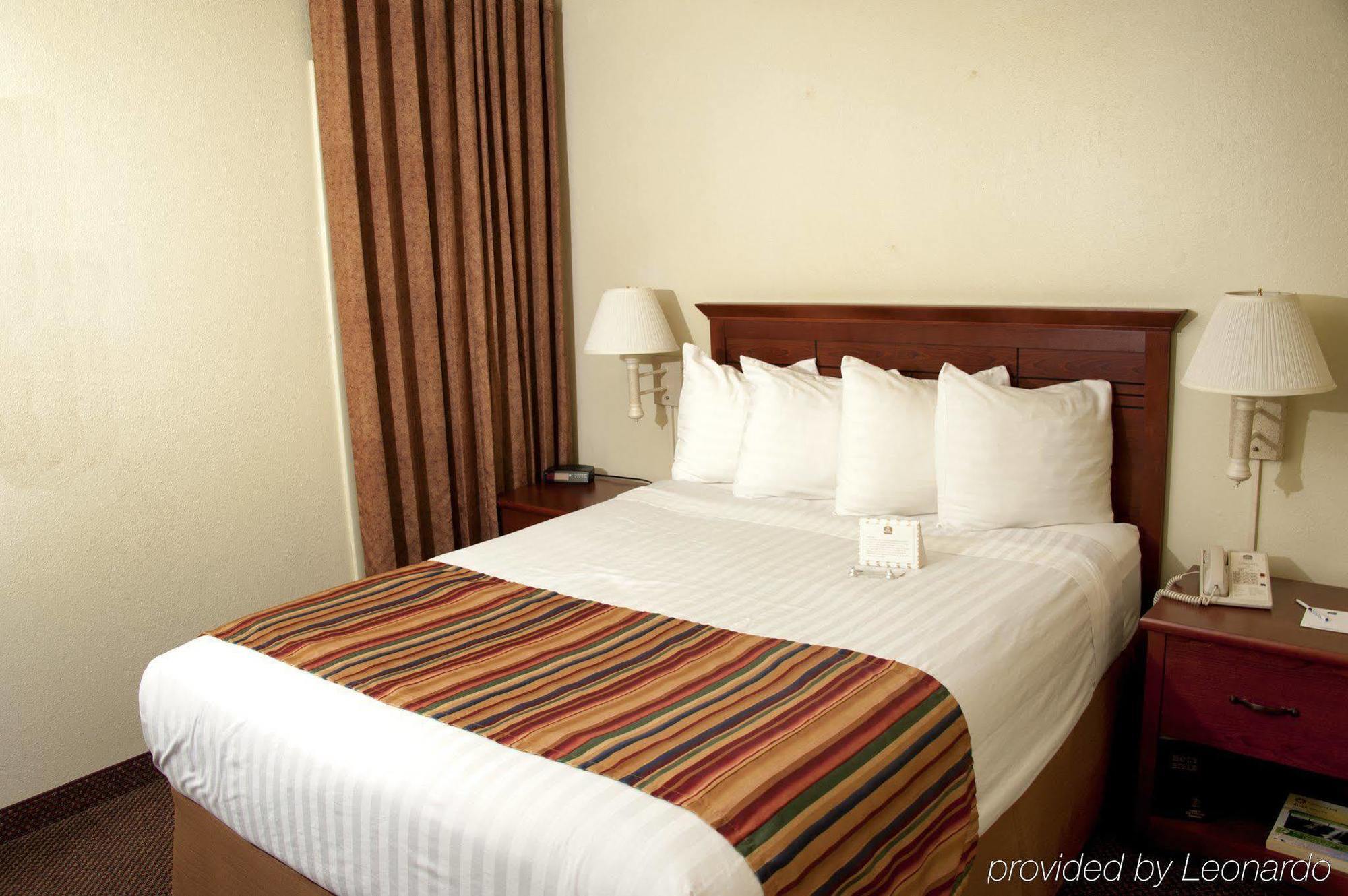 Best Western Sherwood Inn Clarksville Phòng bức ảnh